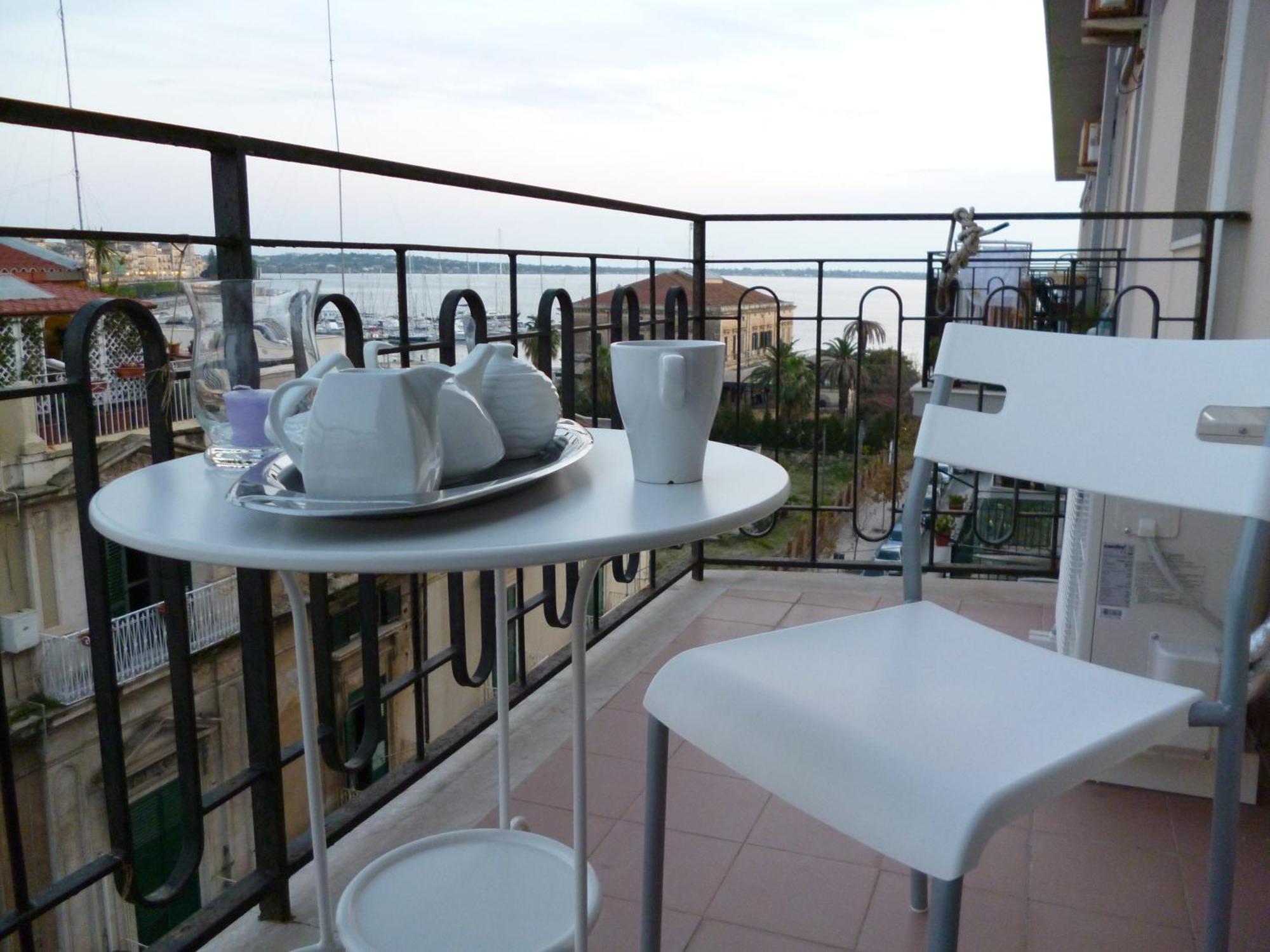 B&B Le Grand Bleu Siracusa - One Hundred Steps From Ortigia -Sea View - Syracuse Luaran gambar