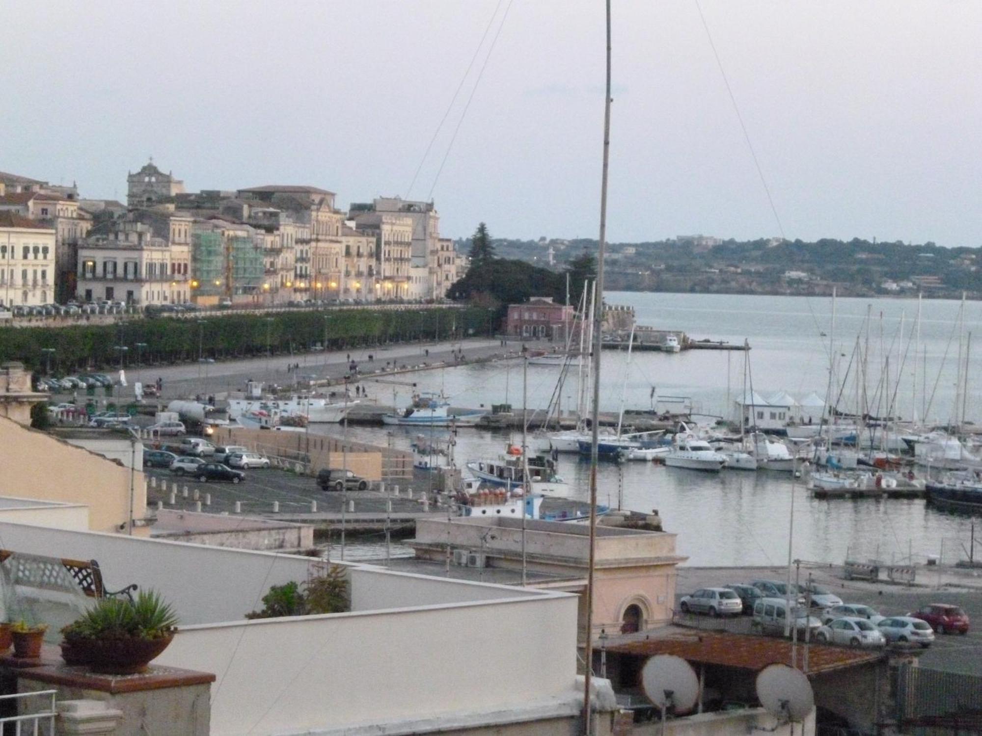 B&B Le Grand Bleu Siracusa - One Hundred Steps From Ortigia -Sea View - Syracuse Luaran gambar